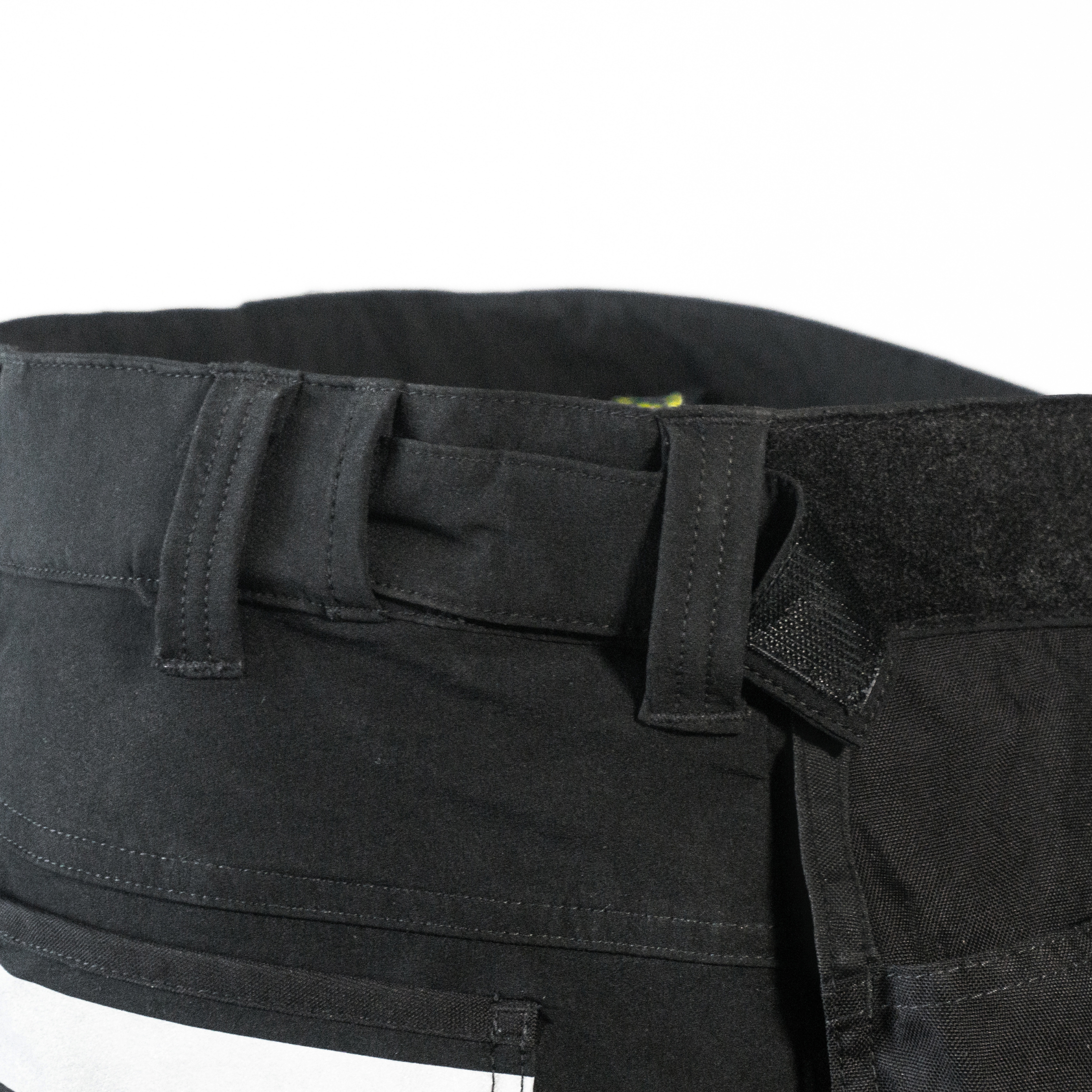 Pantalón Técnico  HØYLAND H4.4 by BERSERKER