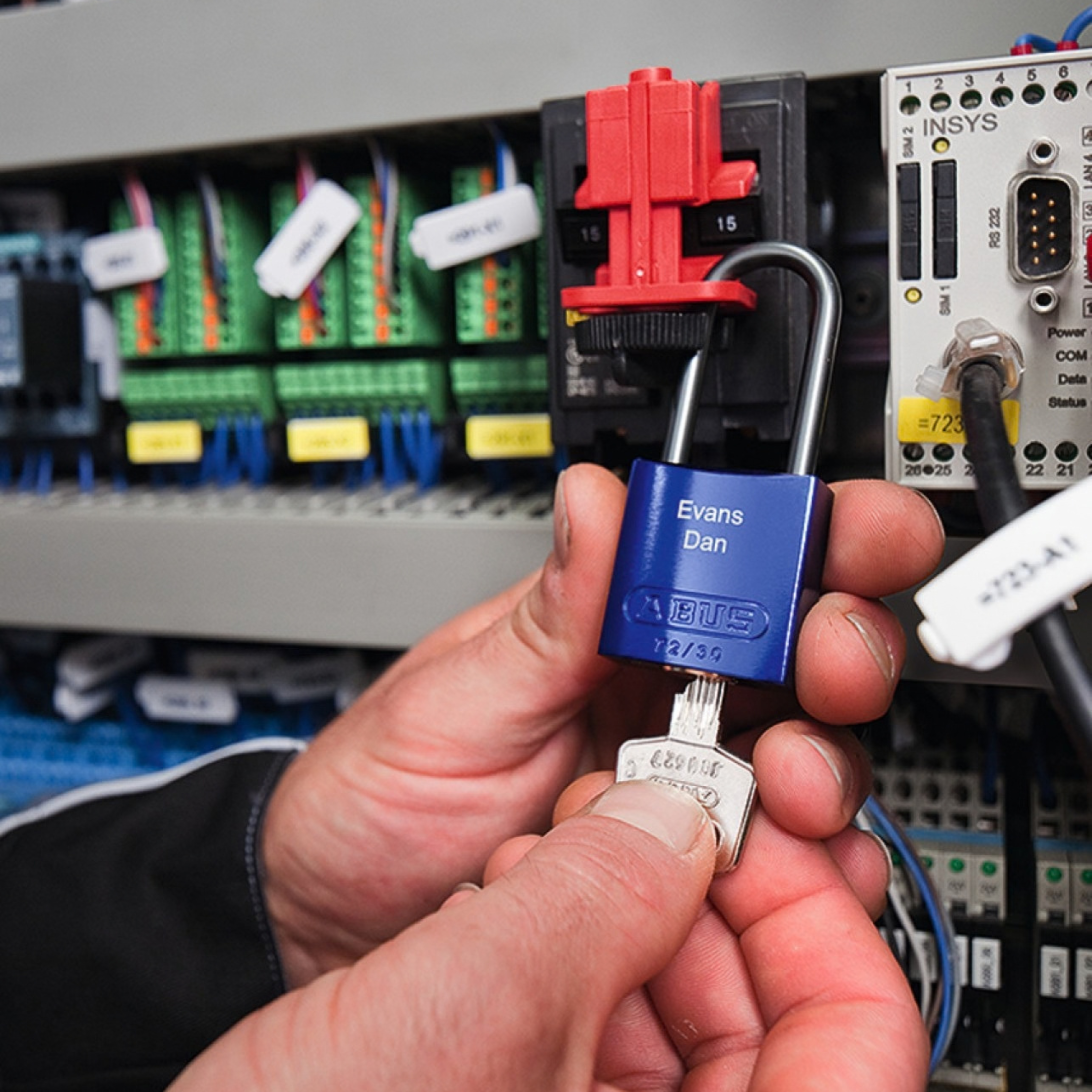 Bloqueo para Interruptores Multipolares Safelock 5202 110/220 V